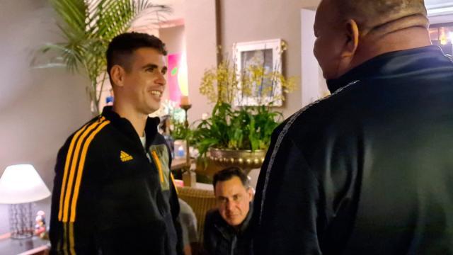 开云官网-奥斯卡现身巴西与艾克森重逢 最快要等到七月归队